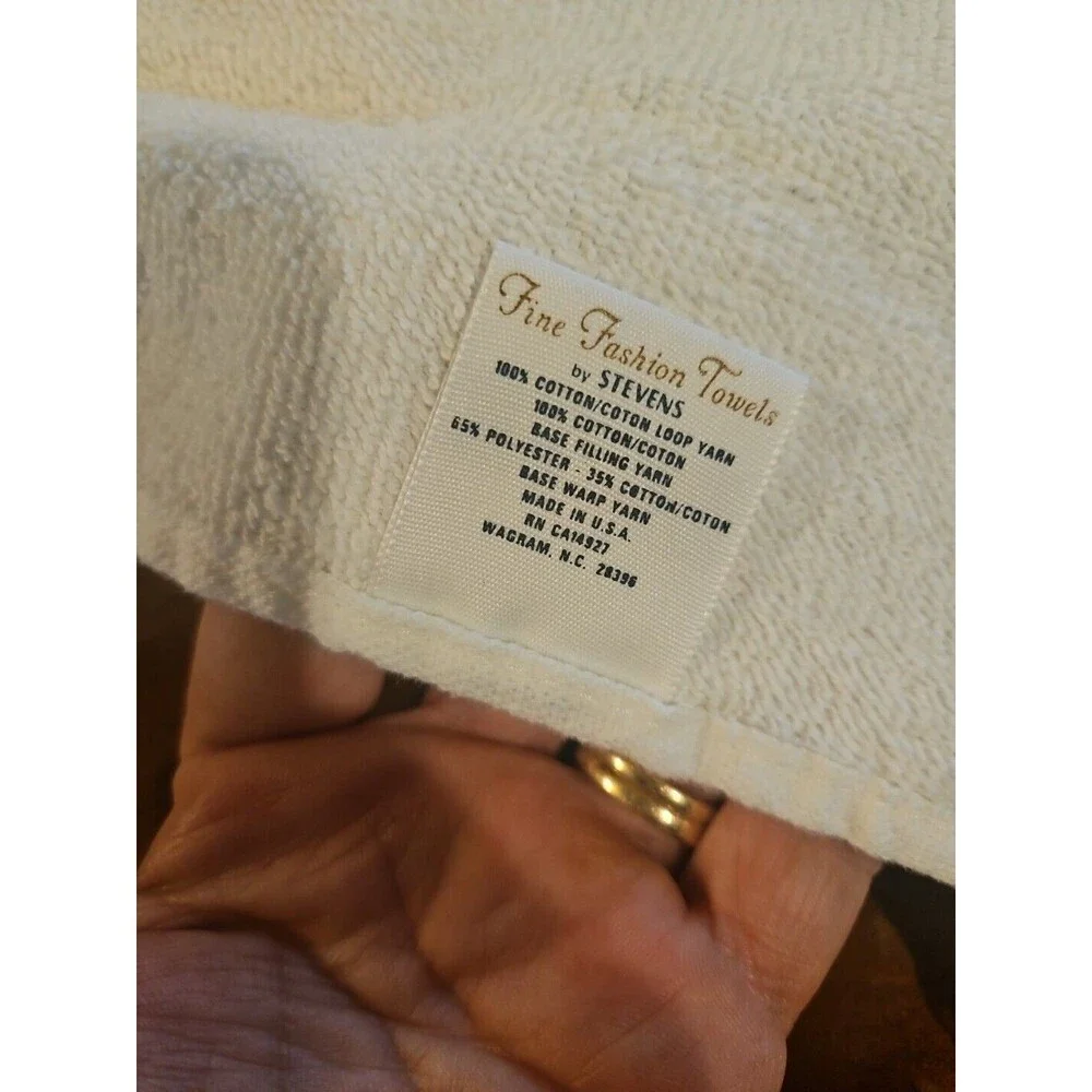 4 Vtg New Stevens Fine Fashions Reindeer Christmas Tree Hand Towels Gold Silver